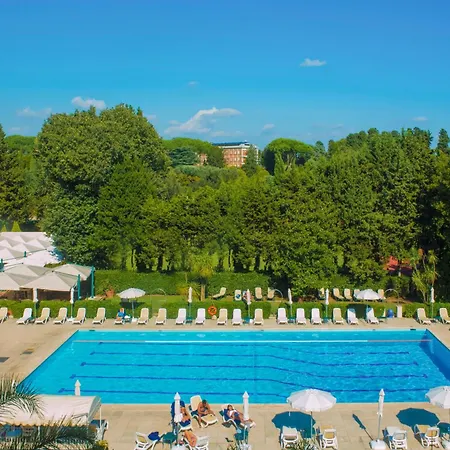 Otel Crowne Plaza St. Peter's By Ihg 4*