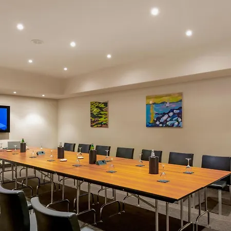 Otel Crowne Plaza St. Peter's By Ihg 4*