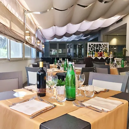 Отель Crowne Plaza St. Peter's By Ihg Рим