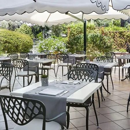 Crowne Plaza St. Peter's By Ihg 4* Roma