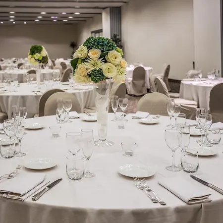 Hotel Crowne Plaza St. Peter's By Ihg 4*