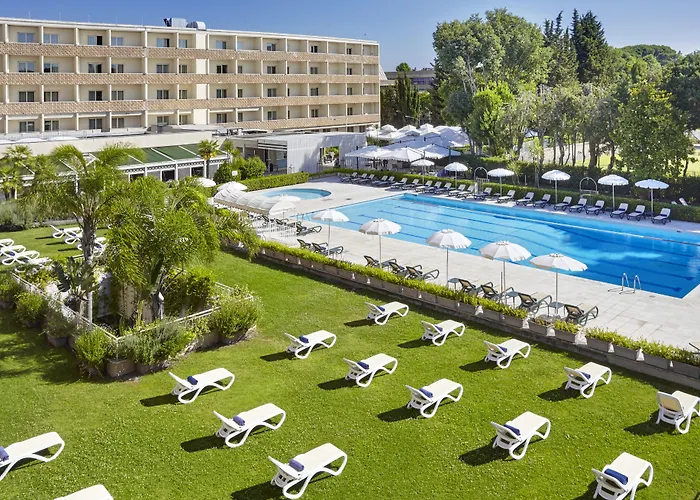 Hotel Crowne Plaza St. Peter's By Ihg 4*