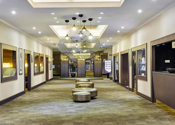 Crowne Plaza St. Peter's By Ihg 4*